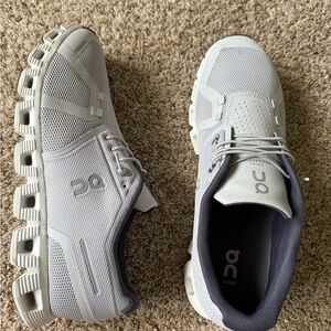 On cloud 5 Running shoes Men's Light Gray size 10